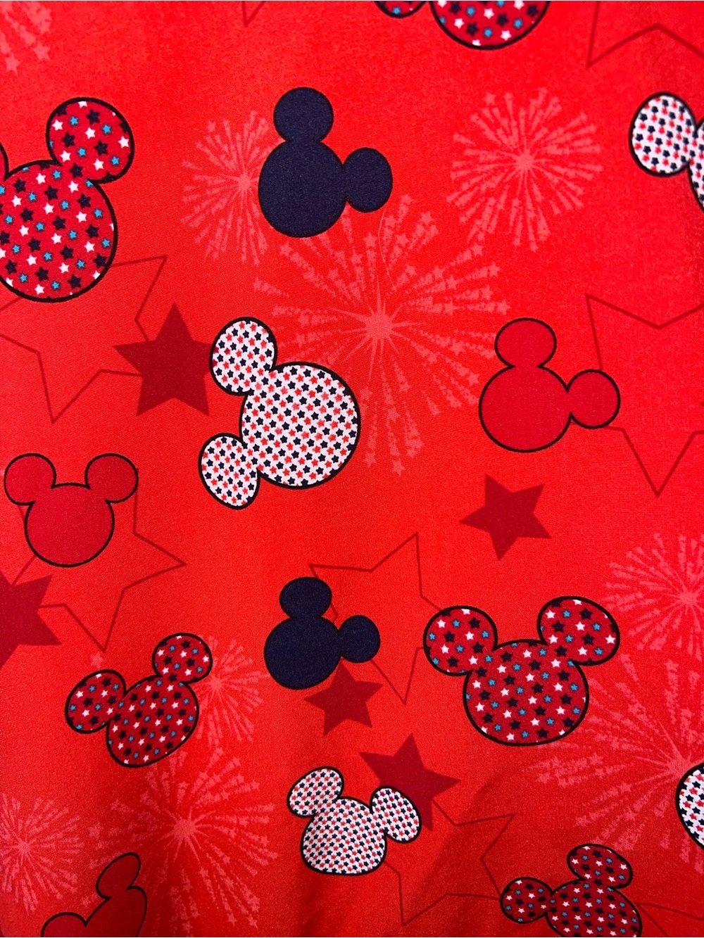 Disney Mickey Mouse Scrub Top XL Red Black White Stars - Picture 4 of 6